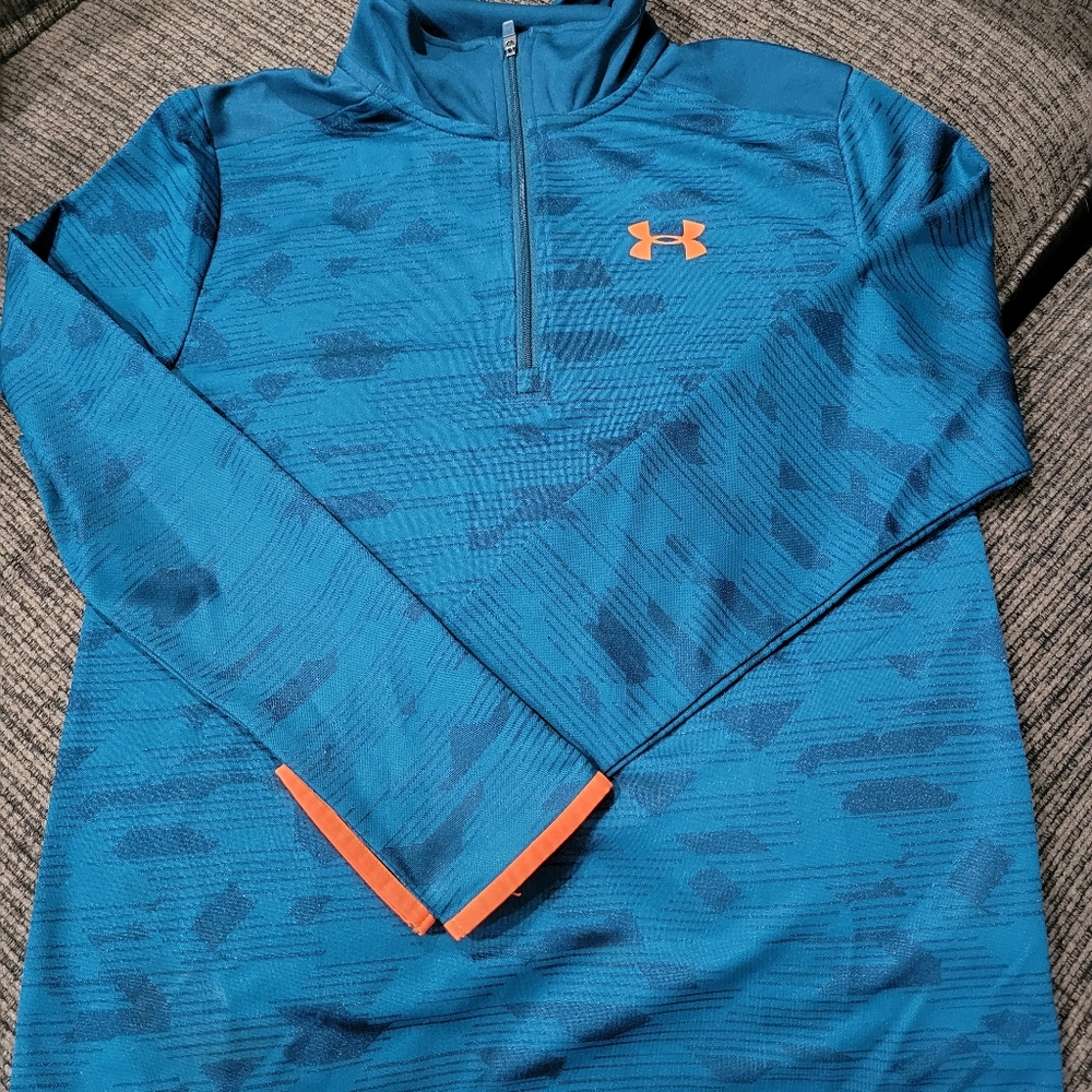 Big boys Under Armour quarter zip shirt